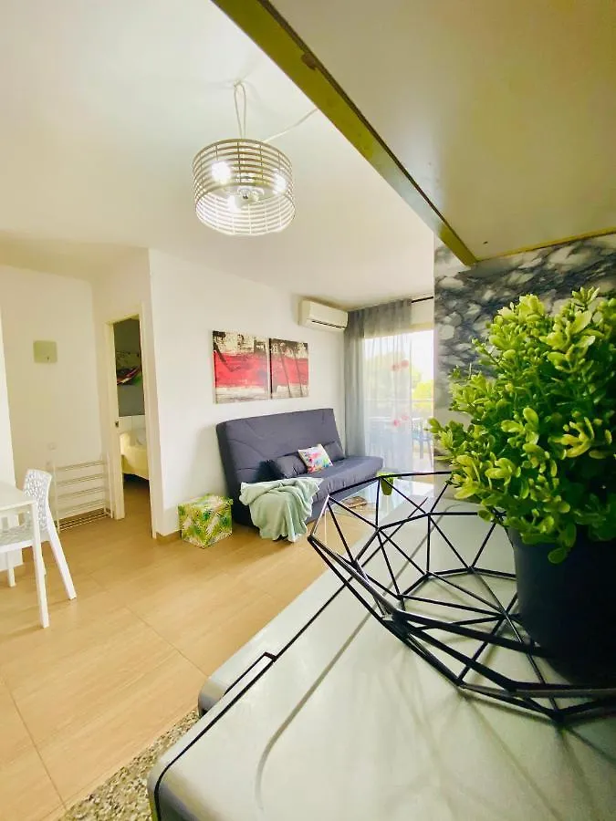 Cozy Apartment With Swiimming Pool En Salou Spain